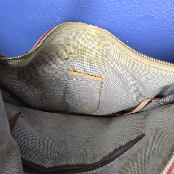 Signature fabric large red Dooney and Bourke shoulder bag! - Picture 5 of 6